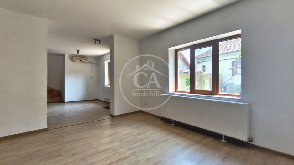 Apartament cu 2 camere la curte comuna de vanzare Ultracentral, Oradea - Poză 1