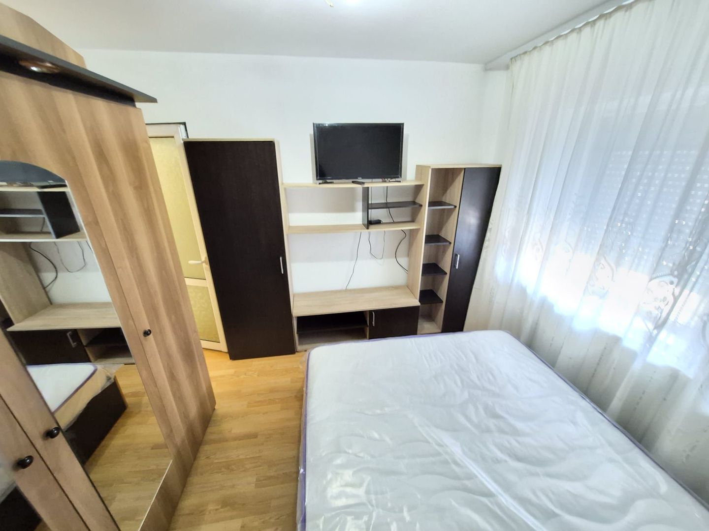De inchiriat apartament cu 3 camere, etaj 3, Micro 16, 450 euro - Poză 6