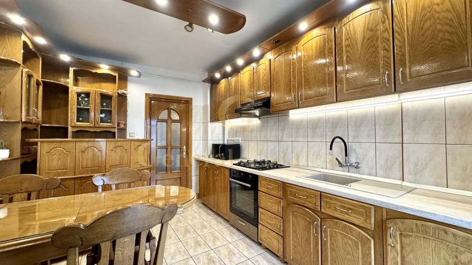 Spre Vânzare apartament cu 3 camere, în Centru, Păcurari - Poză 6