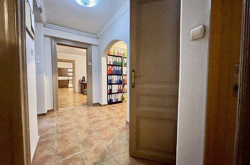 Birou in Piata Unirii - Poză 4