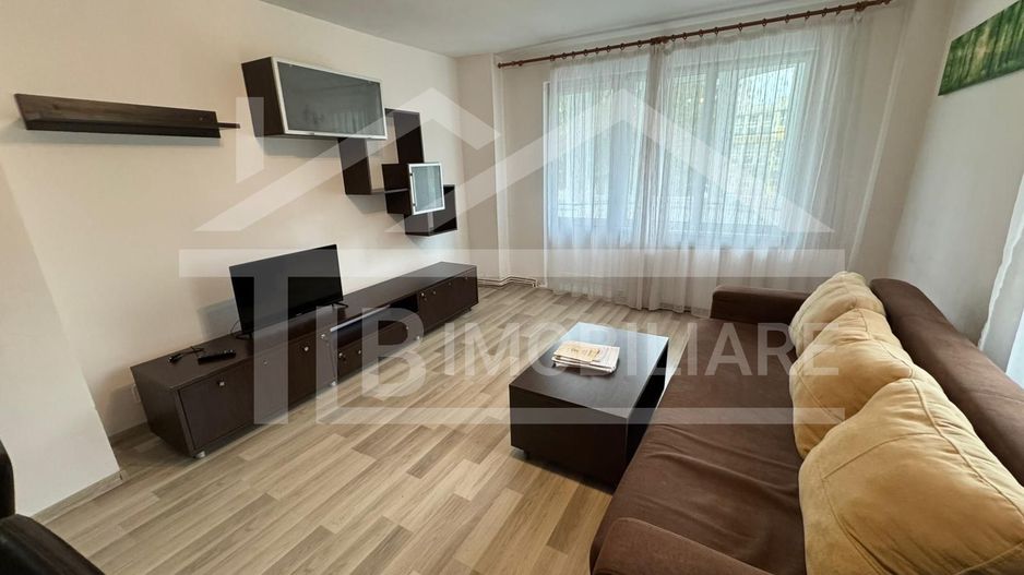 Apartament cu 3 camere, decomandat, 84mp, Zona Poli 2 - Poză 1