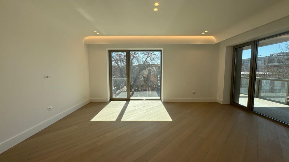 3 CAMERE || CORTINA 126 || EROUIANCU NICOLAE - Poză 2