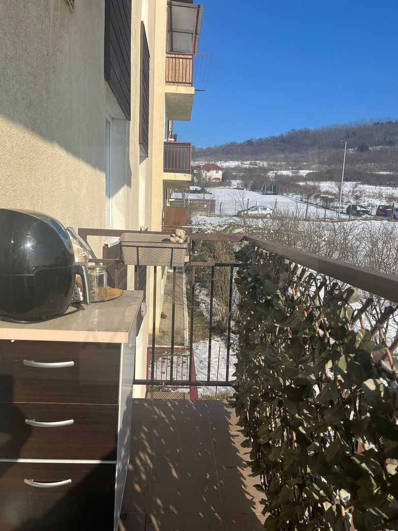 Apartament modern 2 camere etaj 1 baie cu geam si boxa in Gusterita - Poză 8