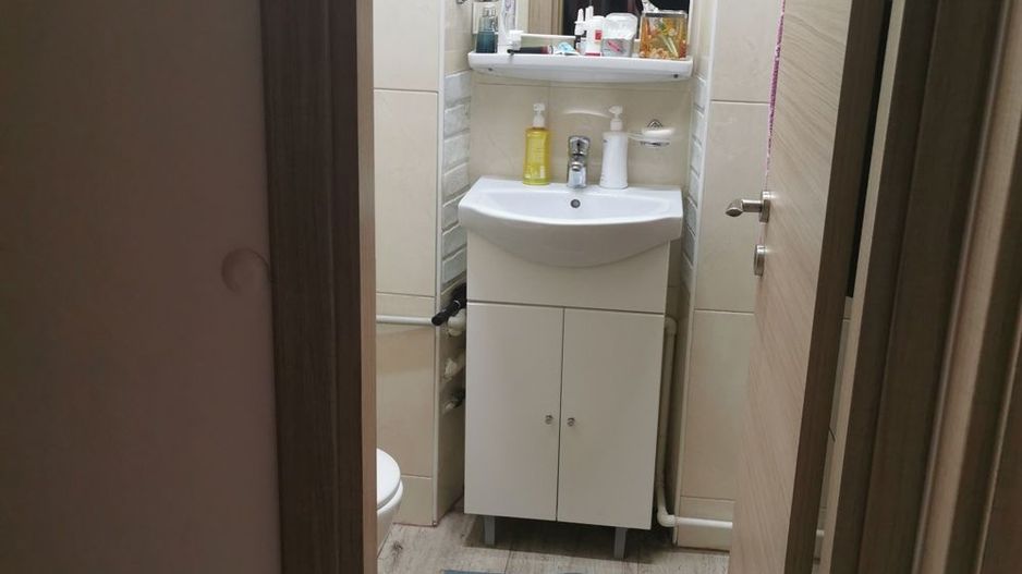 Proprietar , vand apartament , 4 camere cu centrala termica , boxa si loc parcare adp - Poză 4