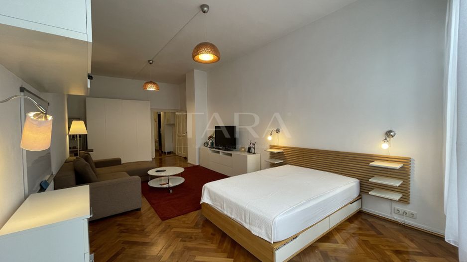 EXCLUSIVITATE. Apartament interbelic. Confort și eleganță. UMF - Poză 3