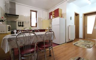 Decomandat, suprafata generoasa, centrala proprie/clima. Terasa mare! - Poză 11