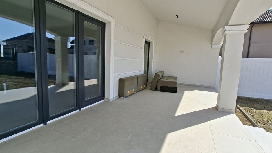 Duplex spatios cu garaj si pereti dublii - Poză 26