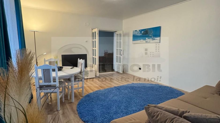 Vilă cu 4 camere moderne si curte - Copou - 1.100€/lună - Poză 2