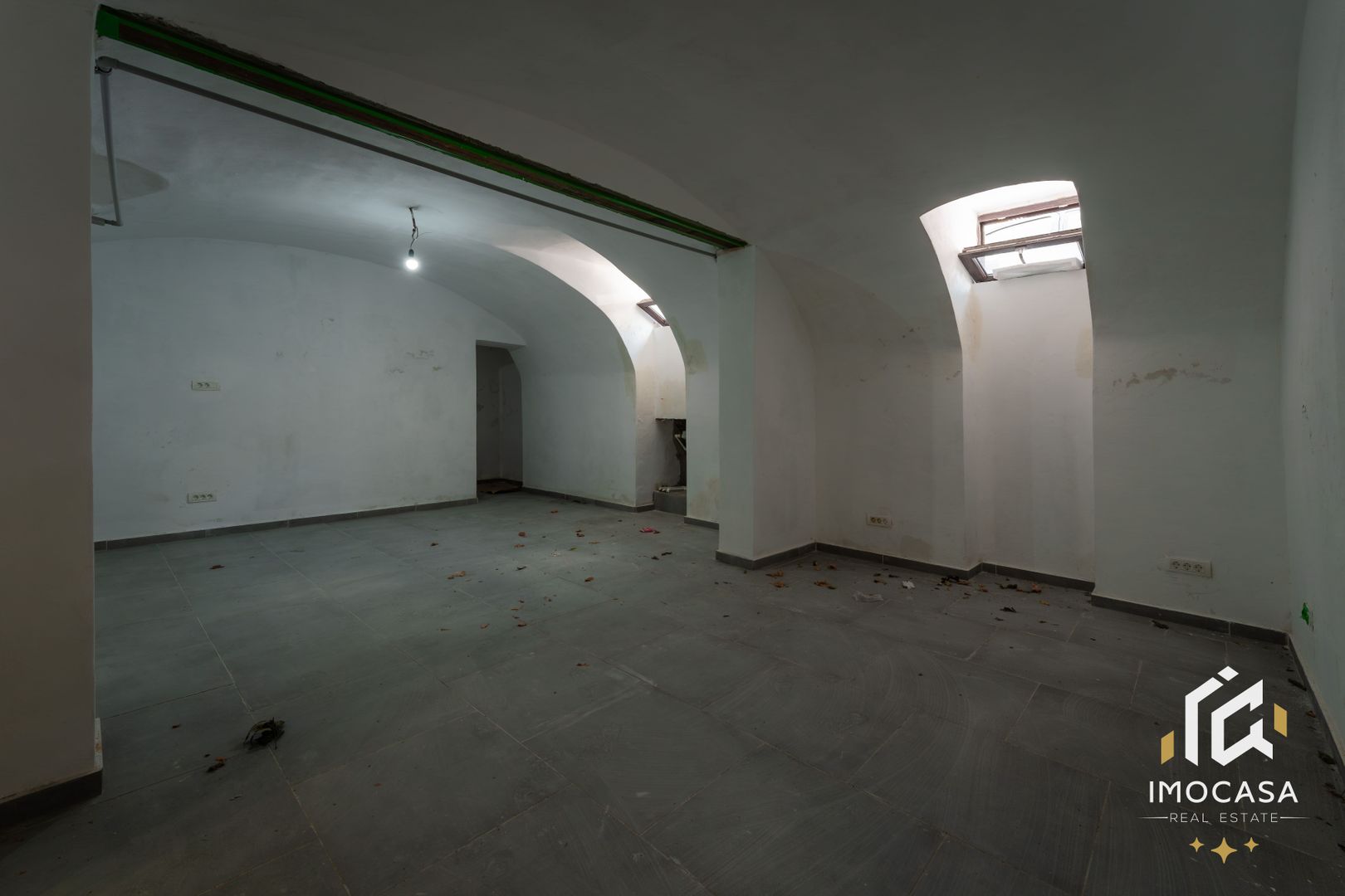 De vanzare Cladire bloc Istoric Central Arad D+P+E+M curte proprie - Poză 22