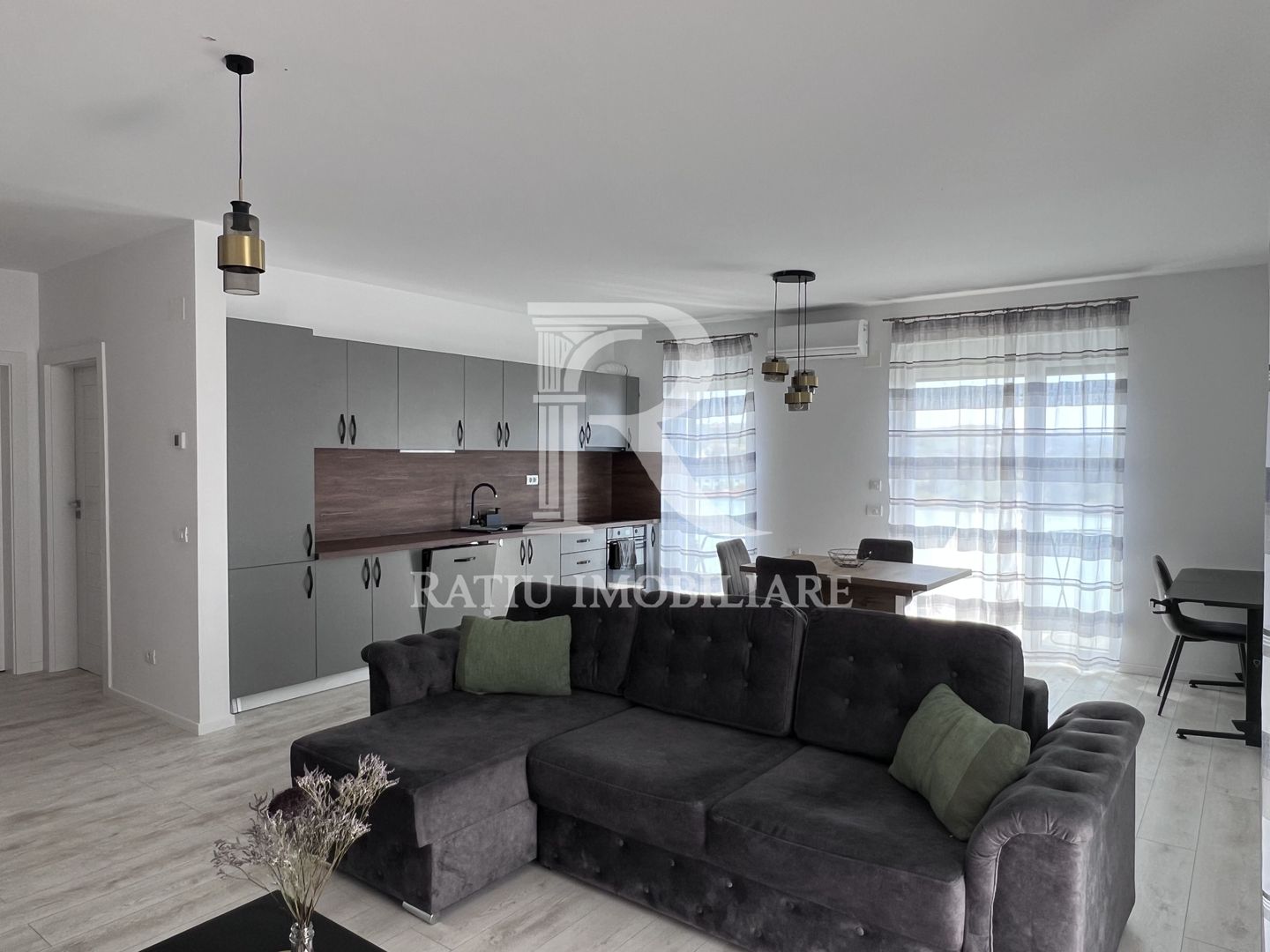 Apartament cu 2 camere | Parcare subterana | Grand Hill | Oradea - Poză 1