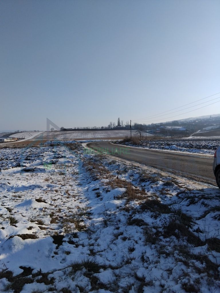 Vand teren intravilan si extravilan. - Poză 1