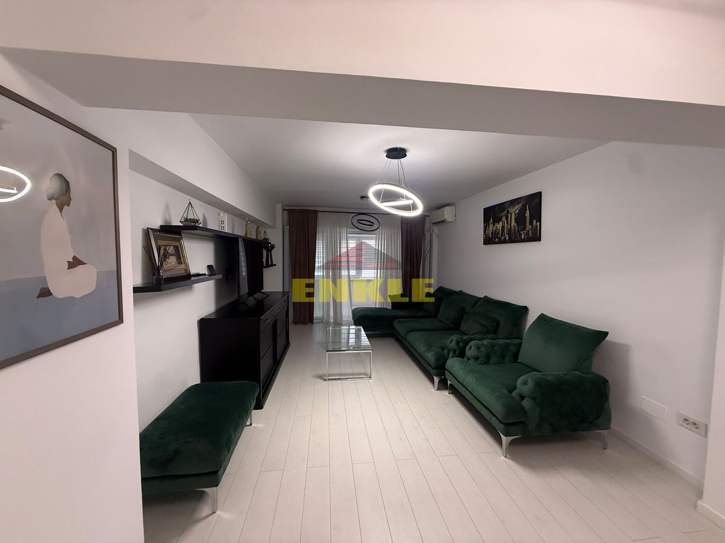 DE ÎNCHIRIAT – APARTAMENT ULTRAMODERN CU 3 CAMERE - Poză 1