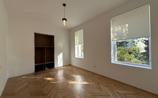 Vilă elegant renovata pentru business de prestigiu - Poză 9