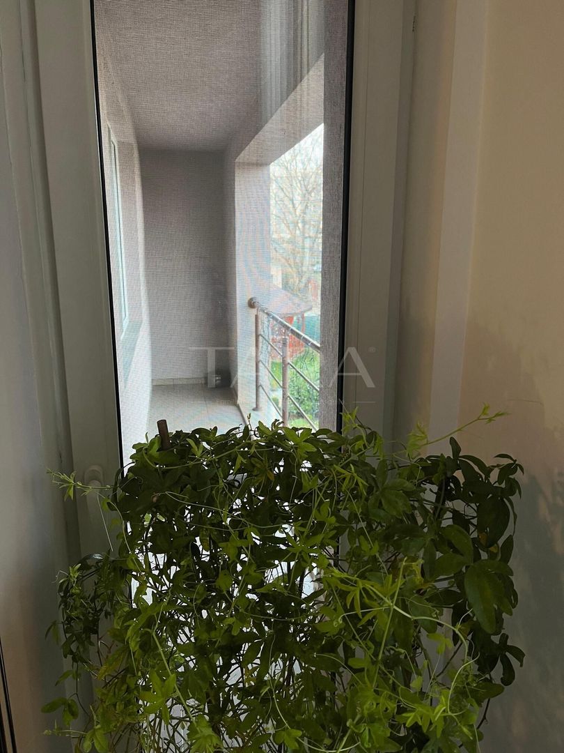 Vanzare casă cu 6 camere,  zona Someseni, central. Ideal familie. - Poză 8