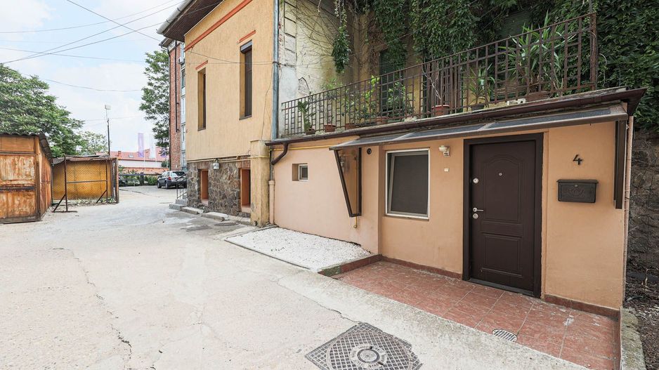 Apartament 95 mp pe Iuliu Maniu la casă, curte proprie inchisa - Poză 10