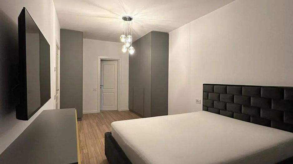 Apartament cu 3 camere decomandat - Cortina North - Poză 9