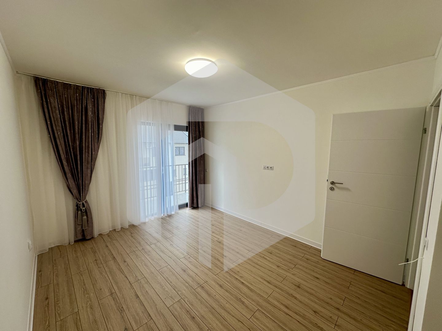 Cristian | Duplex |118mpu+ Mansarda amenajata | La Cheie| 158mp Teren - Poză 16