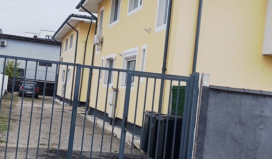 Vilă Duplex Tunari de inchiriat / Curte +Parcare - Poză 8