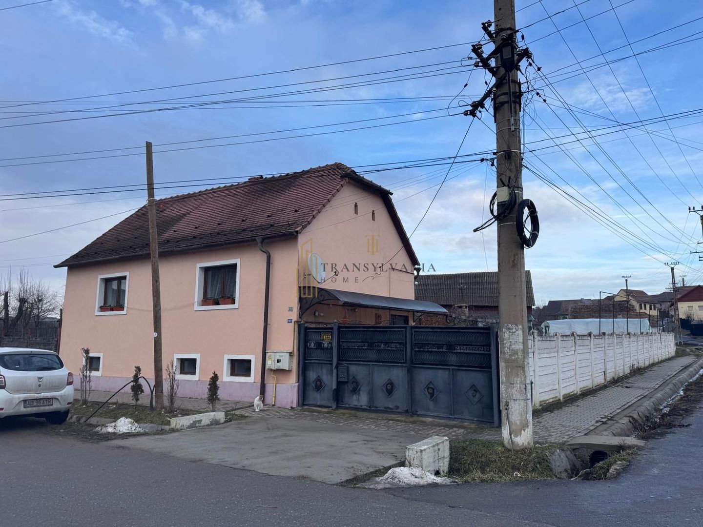 Casa de vanzare cu potential ridicat in Cornatel jud.Sibiu - Poză 1