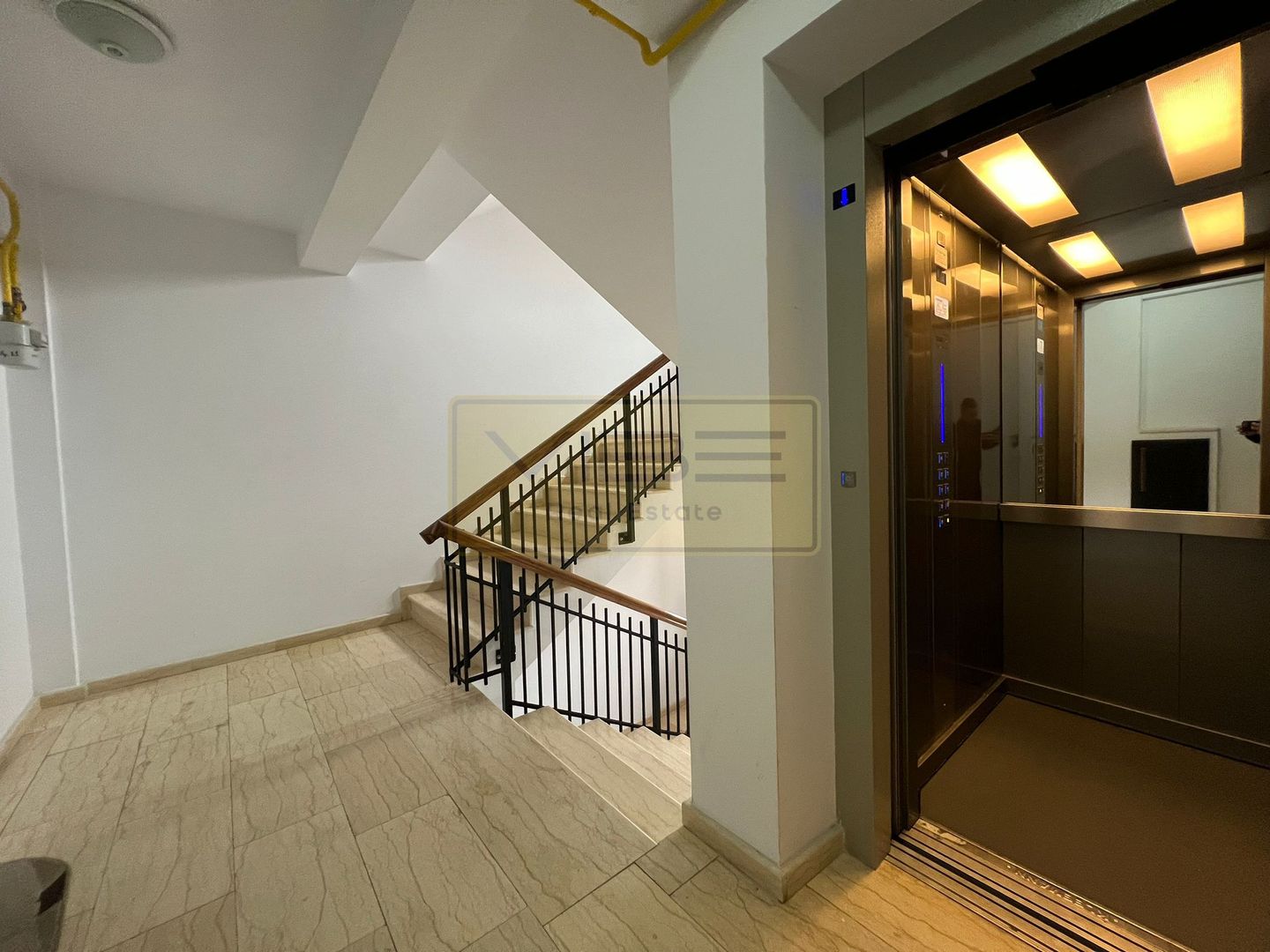 Apartament 2 camere mobilat/intabulat  Galata -  1km Belvedere - Poză 23