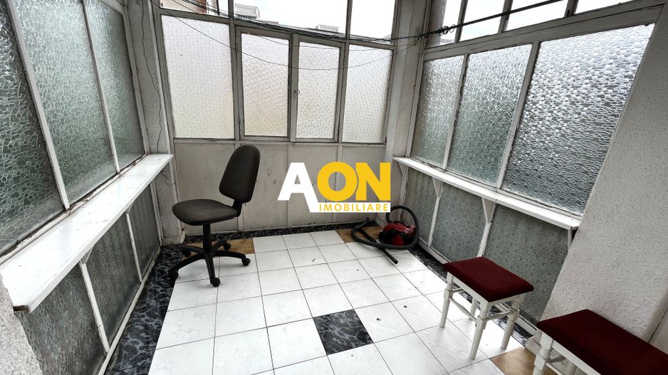 Apartament cu 3 Camere, Etaj Intermediar, Zona Cetate - Poză 9