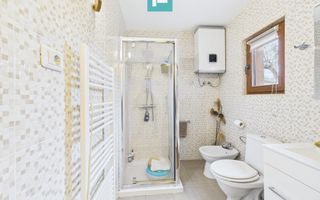 Casă renovată în localitatea Comănești, Arad - Poză 6