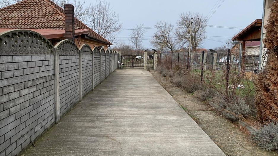 Duplex spațios, 200 mp utili, teren 700 mp, în vatra veche din Moșnița - Poză 24
