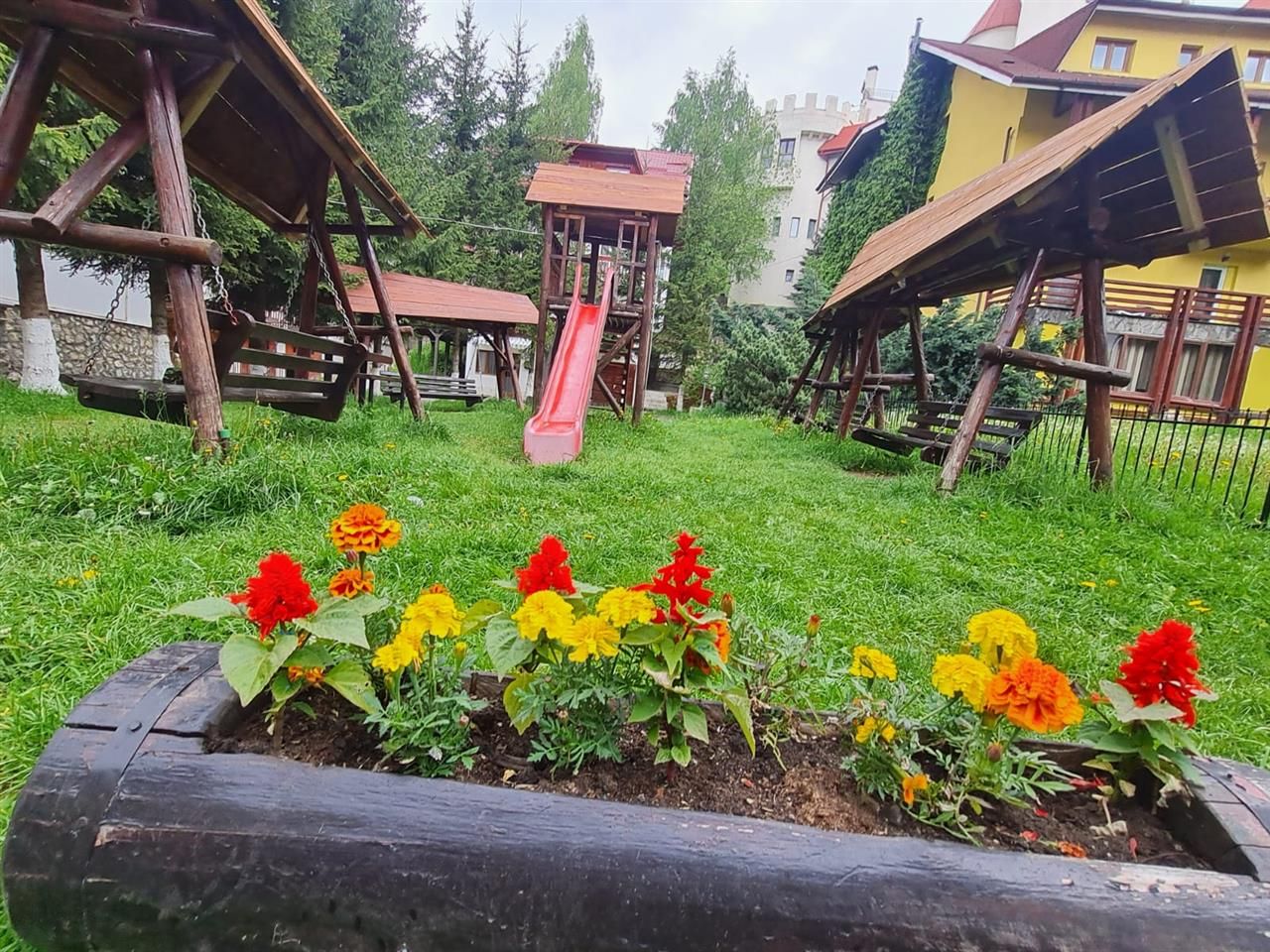 Casa ta de vacanta, imbratisata de natura,3 terase, parcare, Poiana Brasov - Poză 42
