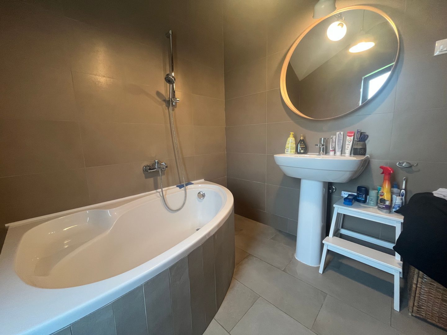 ANDRONACHE | Vila 4 Camere | Garaj | Curte Verde | Ciubar & BBQ - Poză 16