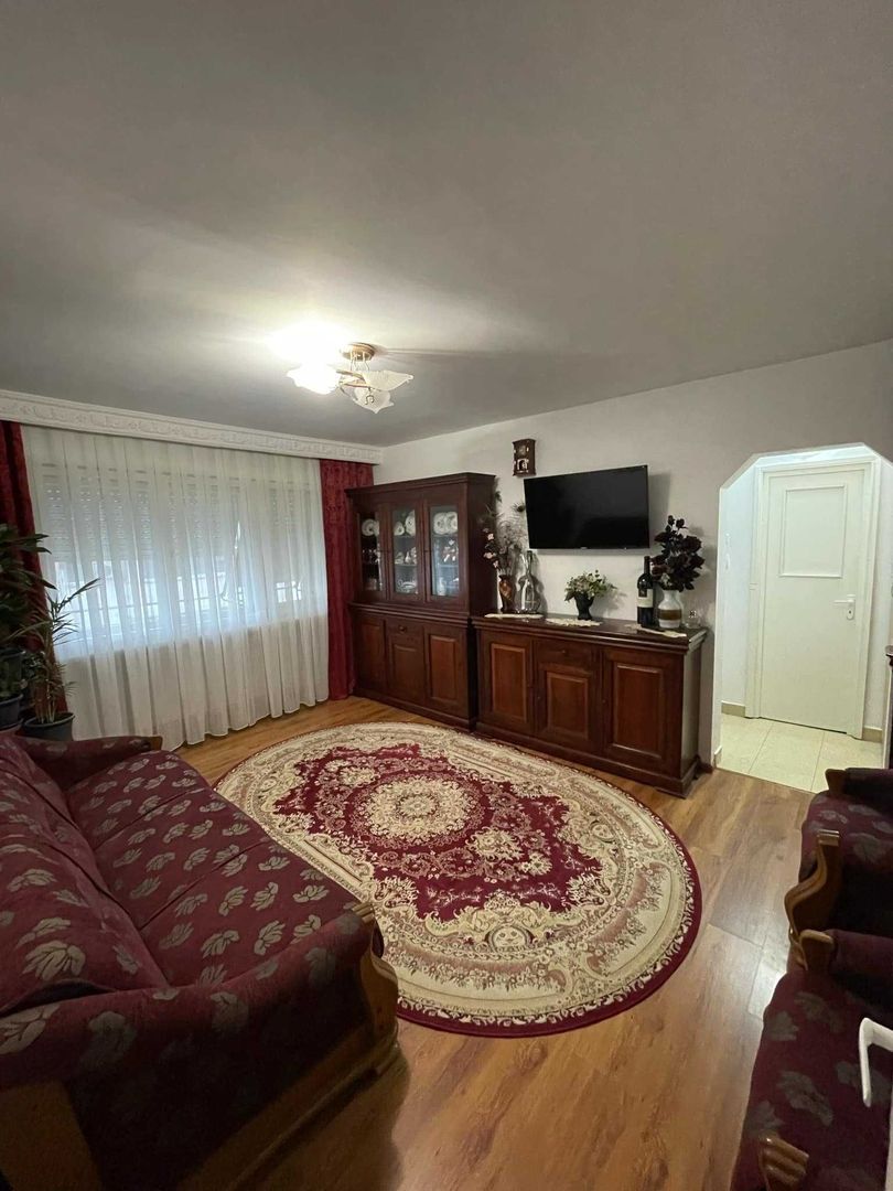 Apartament 3 camere, etajul 4 Micro 16 - Poză 1