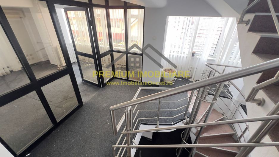 CLADIRE DE BIROURI - Poză 4