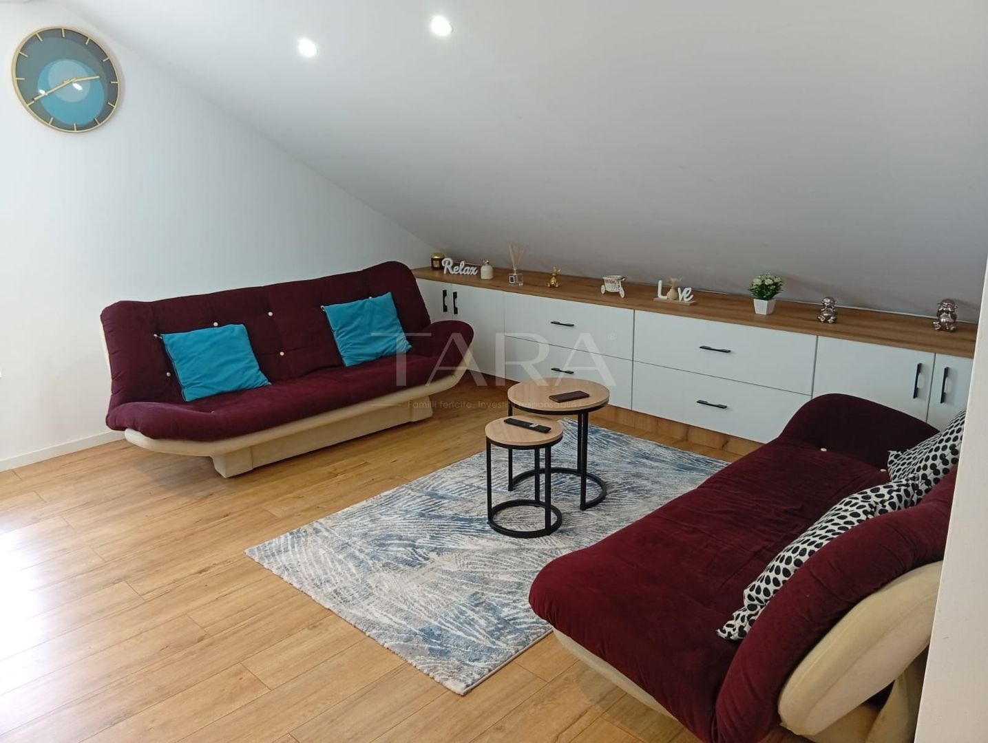 Apartament tip mansardă, renovat, mobilat la comandă, Florești. - Poză 3