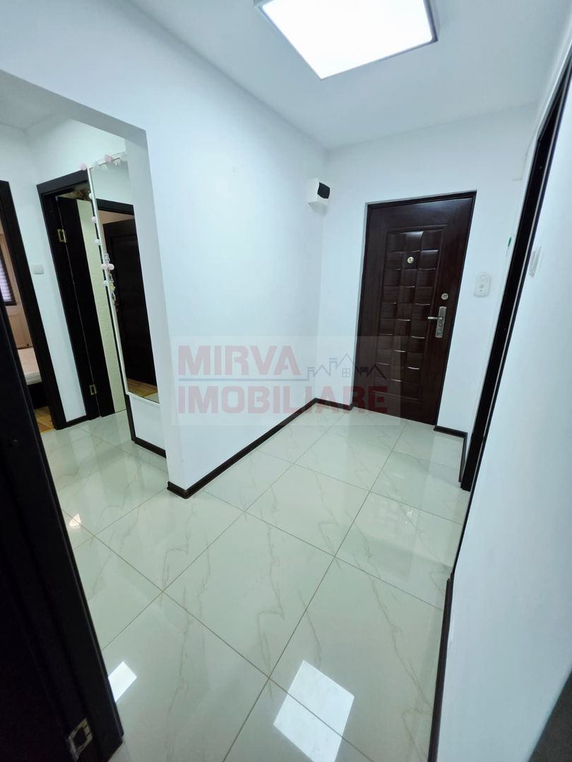 Apartament 3 camere de inchiriat, 9 Mai, 2 bai, beci - Poză 12