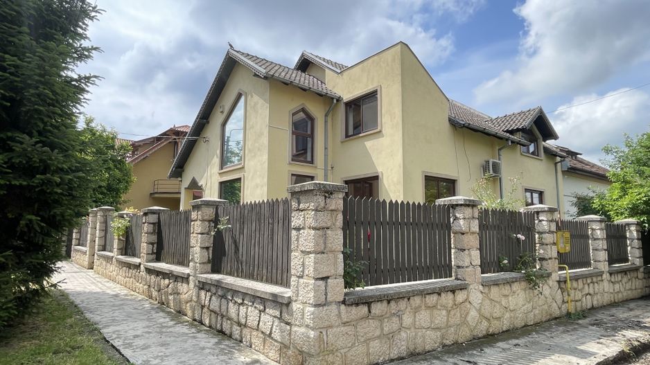 Circumvalatiunii | Casa individuala | 6 camere | Garaj - Poză 2