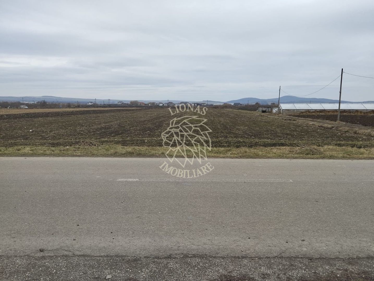 Teren intravilan 2500 mp-pretabil case, pensiune-Zona Crama Jelna - Poză 2