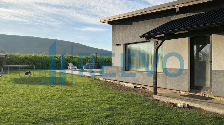 Proprietate pentru investiție cu Piscină în Hemeiuș - Poză 2