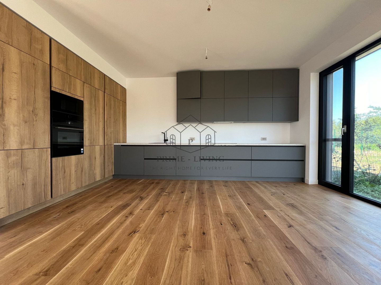 VILA CU 4 CAMERE LA INCHIRIERE IN COMPLEX REZIDENTIAL AMBER FOREST - Poză 1