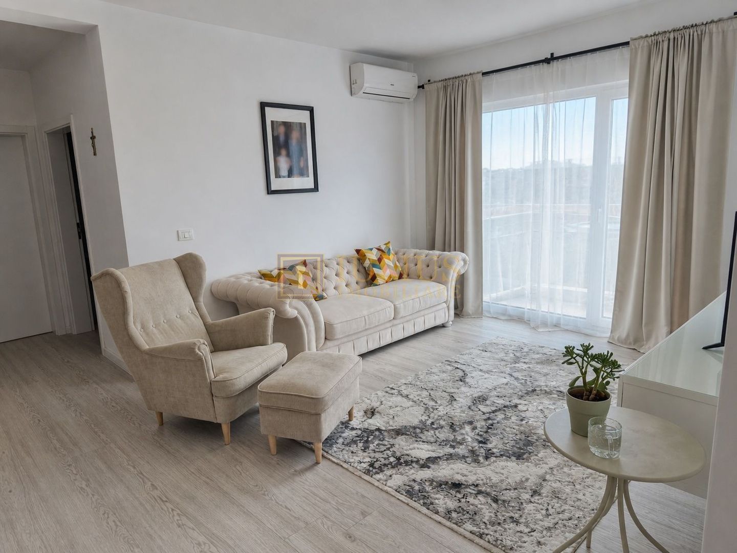 Prima inchiriere| 2 camere| zona Mehala/ Torontalului| loc de parcare| balcon - Poză 1
