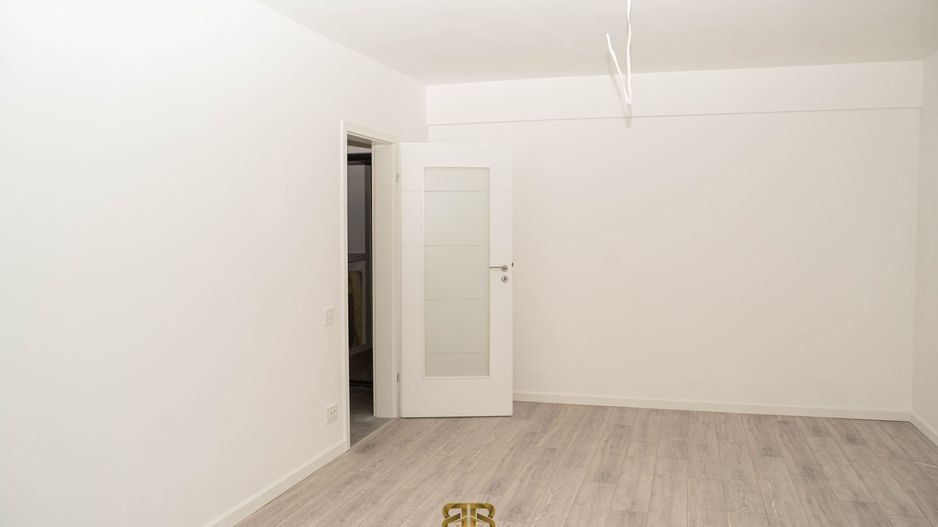 3 camere Titan Pallady - pompa de caldura- panouri solare - Poză 13