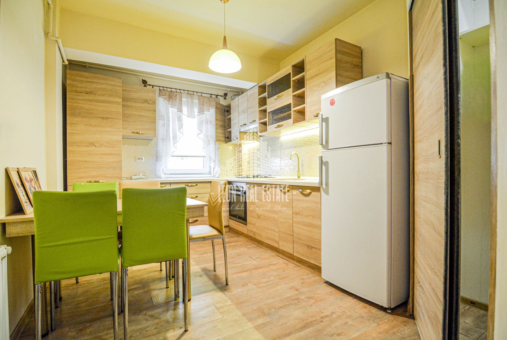 Apartament spatios 3 camere decomandate + 2 locuri de parcare in Baciu - Poză 7