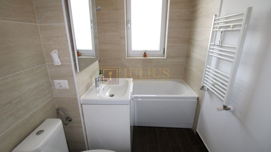 Vedere panoramica; loc parcare inclus; 2 bai/2dormitoare. - Poză 14