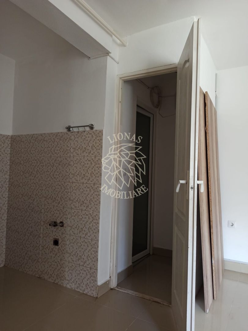 Spatiu Comercial 2 camere 30 mp-vitrina 3 m- Zona Imparatul Traian - Poză 6