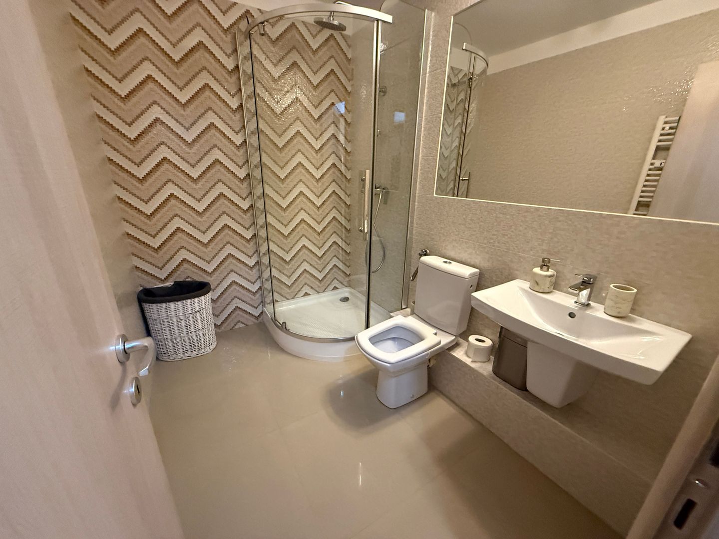 AP. 2 CAMERE- OBOR, BLOC REABILITAT, MOBILAT/UTILAT MODERN - Poză 6
