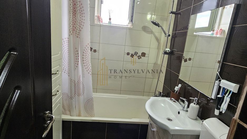 Vând apartament 2 camere decomandat - Poză 5