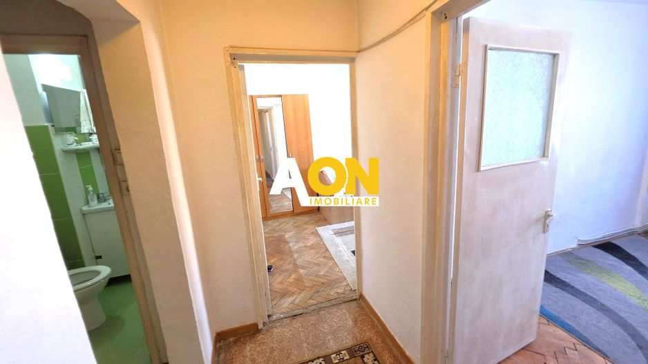 De vanzare apartament 3 camere, etaj 1, Cetate - Poză 6