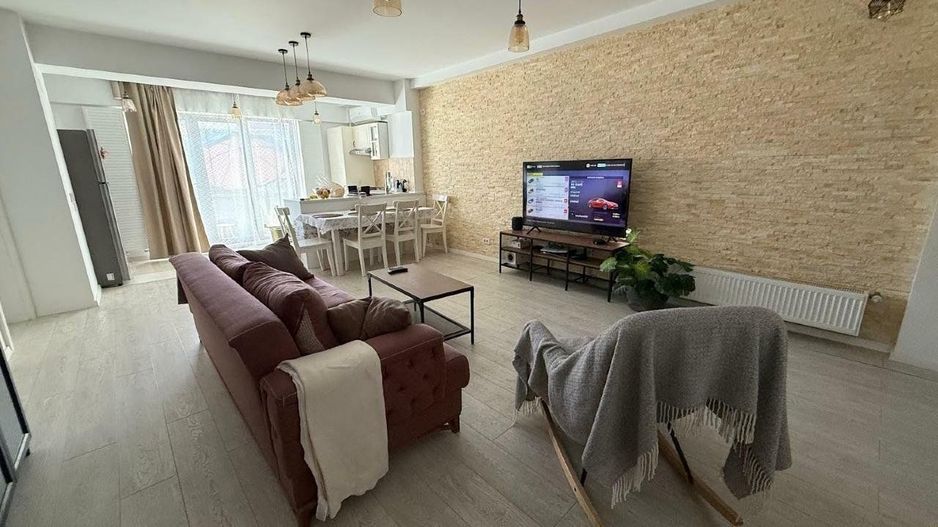 APARTAMENT CU PARCARE SI TERASA ZONA CALEA CALARASILOR - Poză 3