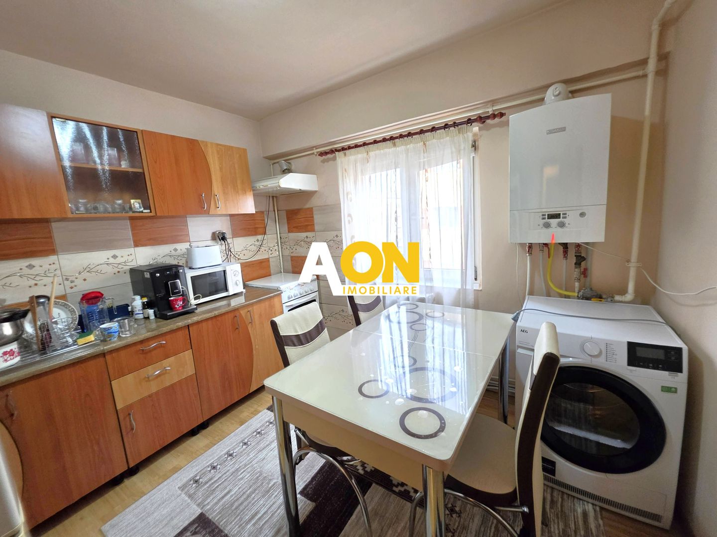 Apartament 3 camere, 2 bai, decomandat, etaj 3, Cetate, zona Stadion - Poză 3