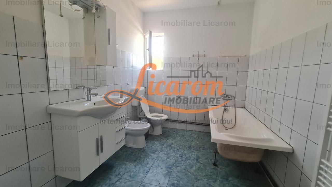 Proprietate in Cristian cu trei constructii+o fundatie,450000euro - Poză 27