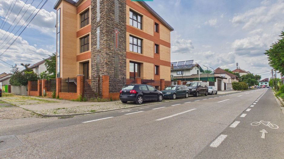 Clădire comercială în zona Grădiște - Poză 1