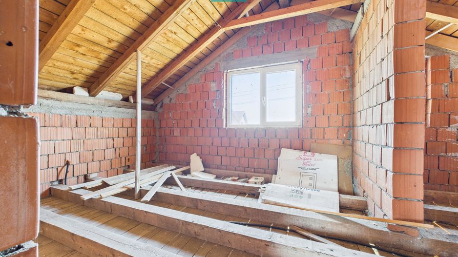 Casa la gri in Frumuseni - Poză 14